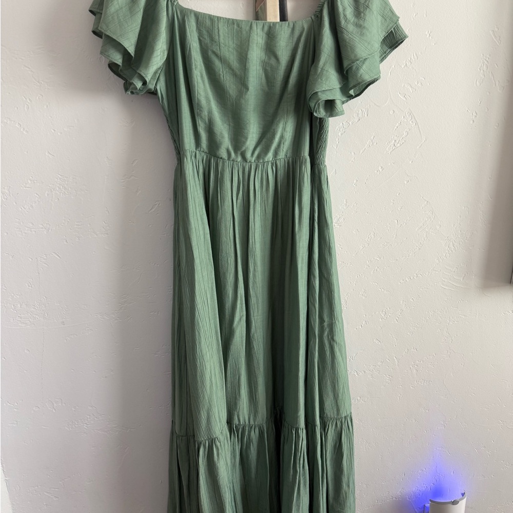 Listicle Green Ruffle Sleeve Maxi Dress